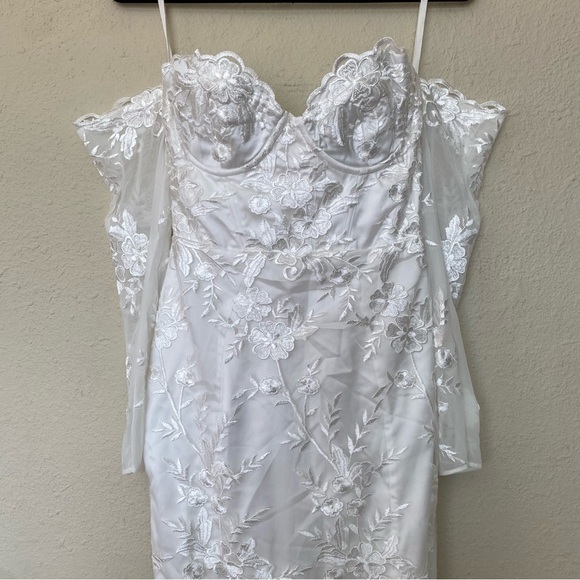 HOUSE OF CB size M D-DD 'Isabelle' White Lace Long Sleeve Bridal Gown NWOT - Picture 14 of 17